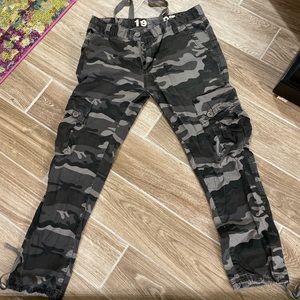 Women’s Camo Cargo Pants Size 34x30